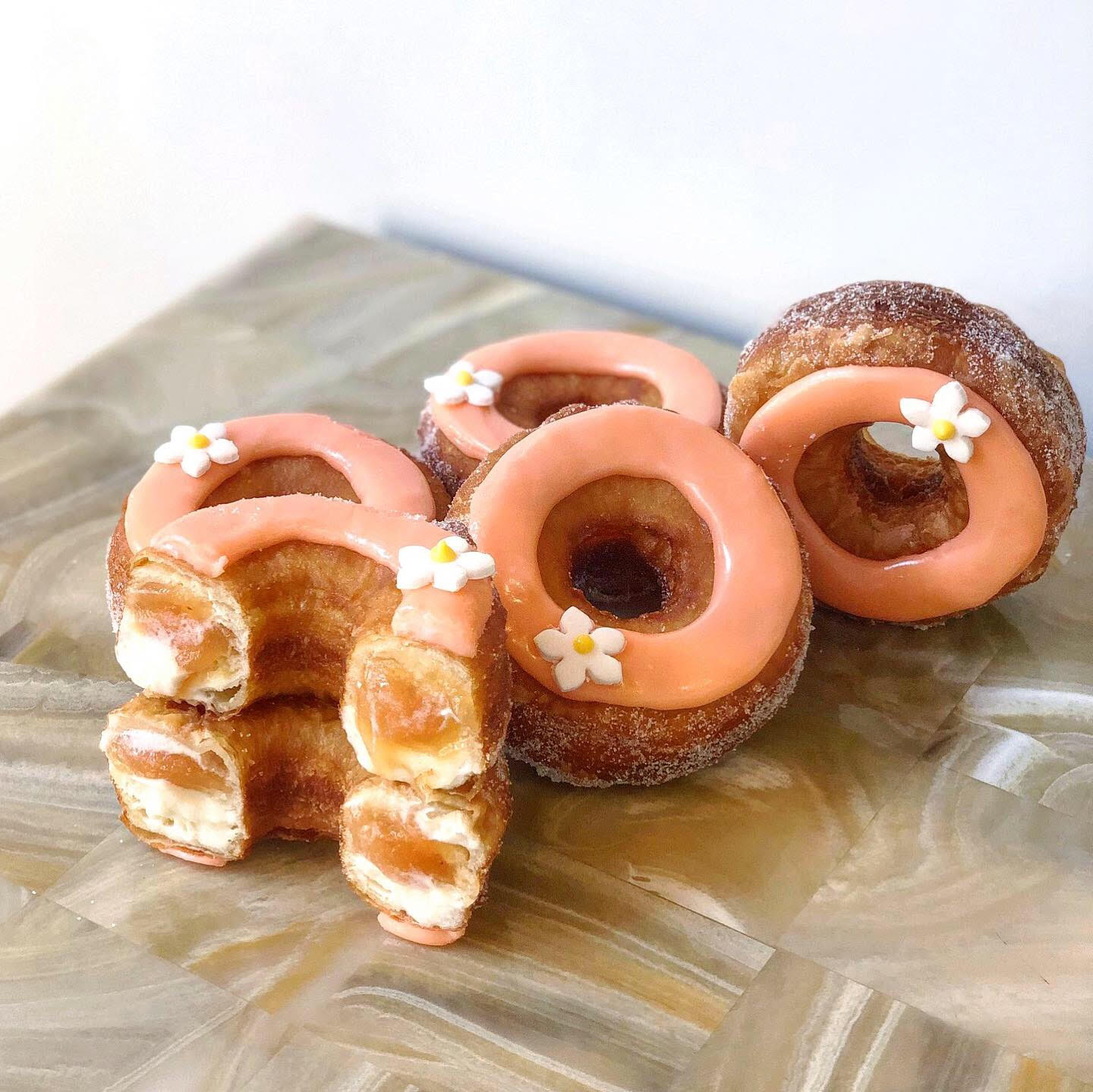 LA August 2019 Cronut - Peach Jasmine