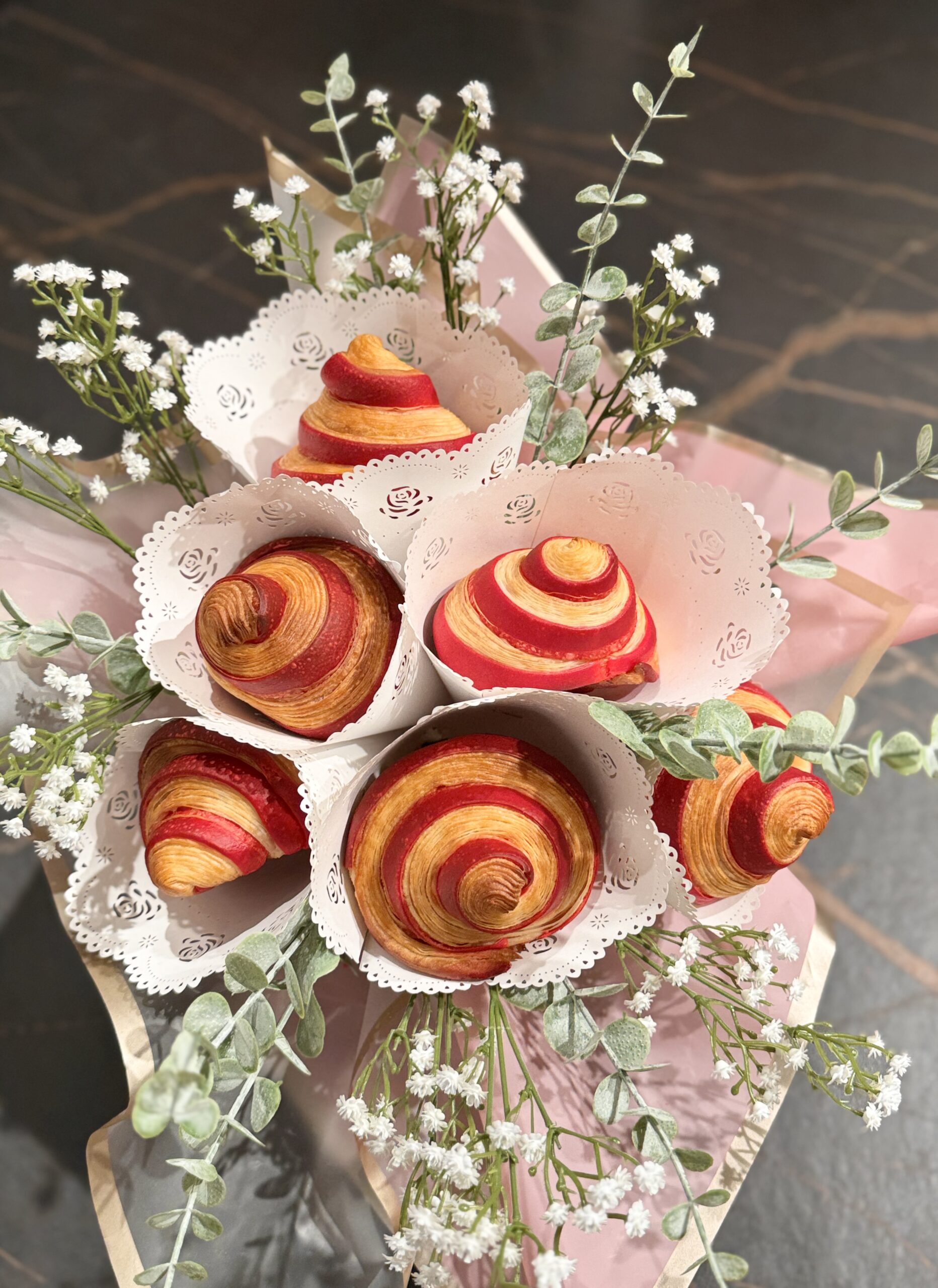 Croissant Rose bouquet